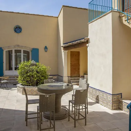 Superb Prestige With Indoor Heated Swimming Pool, Seminar And Tennis Court In Mouries, In The Alpilles In Provence - 16 People Country house Mouries