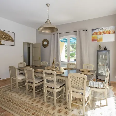Superb Prestige With Indoor Heated Swimming Pool, Seminar And Tennis Court In Mouries, In The Alpilles In Provence - 16 People Country house Mouries