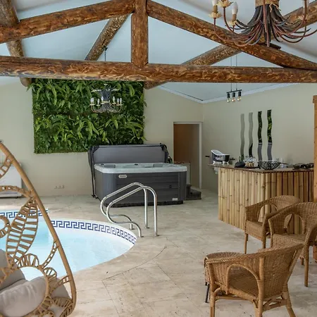 Country house Superb Prestige With Indoor Heated Swimming Pool, Seminar And Tennis Court In Mouries, In The Alpilles In Provence - 16 People Mouries